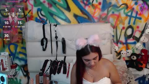 Snapshot of kyliiebaker chatting on 10.25.25 Kylie online show from 10.25.25