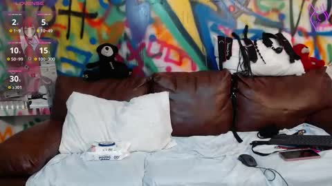 Snapshot of kyliiebaker chatting on 10.31.25 Kylie online show from 10.31.25