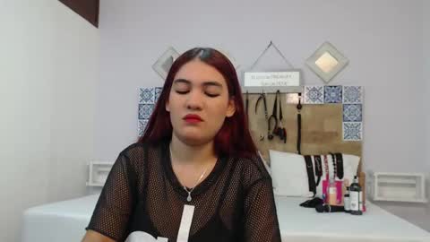 Snapshot of kyliiebaker chatting on 11.15.25 Kylie online show from 11.15.25