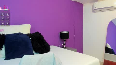 Snapshot of kyliiebaker chatting on 03.11.26 Kylie online show from 03.11.26