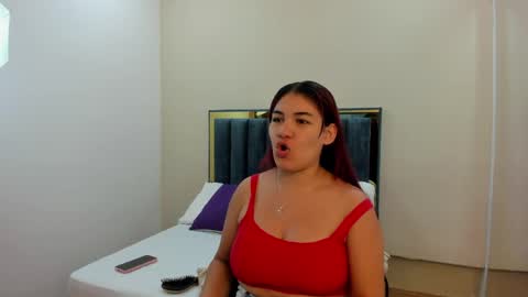 Snapshot of kyliiebaker chatting on 04.16.26 Kylie online show from 04.16.26