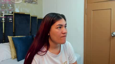 Snapshot of kyliiebaker chatting on 05.21.26 Kylie online show from 05.21.26