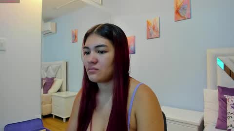 Snapshot of kyliiebaker chatting on 05.25.26 Kylie online show from 05.25.26