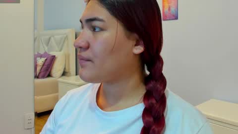 Snapshot of kyliiebaker chatting on 05.28.26 Kylie online show from 05.28.26