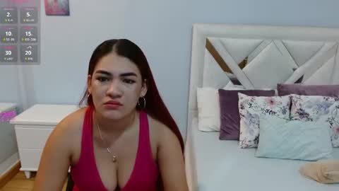 Snapshot of kyliiebaker chatting on 06.17.26 Kylie online show from 06.17.26