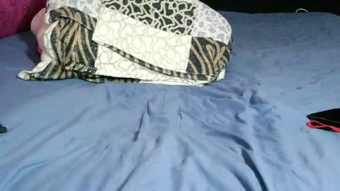 kym629357 online show from 12.15.25