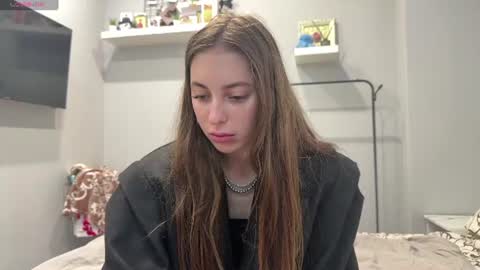 Snapshot of kymberlyrosenlof chatting on 06.22.26 Selena online show from 06.22.26