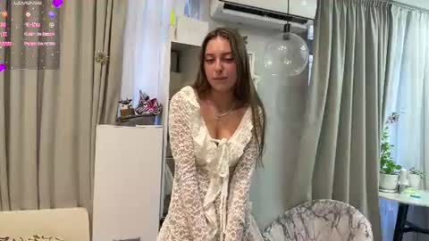 Snapshot of kymberlyrosenlof chatting on 07.17.26 Selena online show from 07.17.26