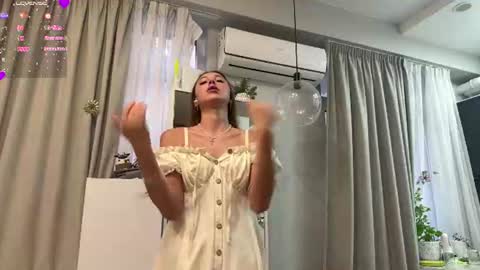 Snapshot of kymberlyrosenlof chatting on 07.18.26 Selena online show from 07.18.26