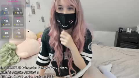 Kyra Wild online show from 11.30.25