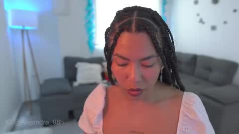 schedule 300 pm - 1100pm colombia time online show from 12.14.25