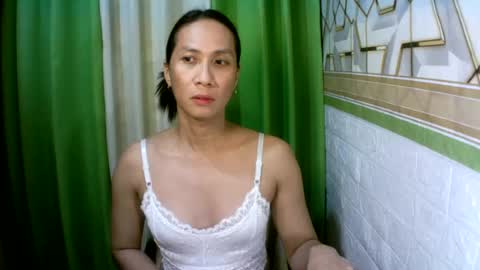 Snapshot of kyutshyne chatting on 06.19.26 kyutshyne online show from 06.19.26