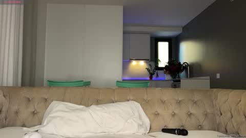 Snapshot of l_0l chatting on 10.27.25 Julie online show from 10.27.25