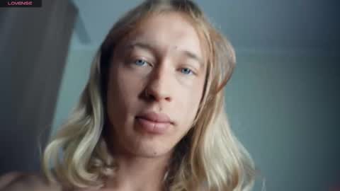 Adonis online show from 12.04.25