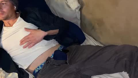 Snapshot of l_is_here chatting on 01.01.25 L online show from 01.01.25