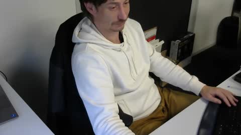 Snapshot of labelette007 chatting on 12.12.24 labelette007 online show from 12.12.24