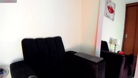 Snapshot of lace_victoria chatting on 06.20.26 lace_victoria online show from 06.20.26
