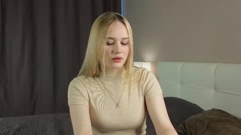Snapshot of lachelleellwanger chatting on 06.29.26 Kate online show from 06.29.26