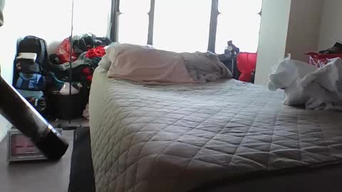 Snapshot of lachickadelbronx chatting on 01.03.25 lachickadelbronx online show from 01.03.25