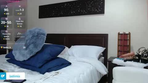 Mia online show from 12.10.24