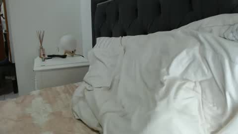 lady____a online show from 04.16.26