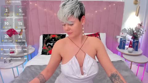 Snapshot of lady_alibi chatting on 01.04.25 AliCooper online show from 01.04.25