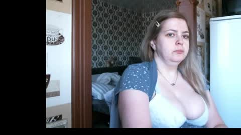Snapshot of lady_cute_cat chatting on 05.06.26 lady cute cat29 online show from 05.06.26