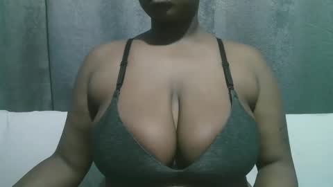 lady_dearra online show from 10.10.25