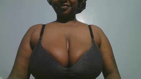 lady_dearra online show from 01.16.26