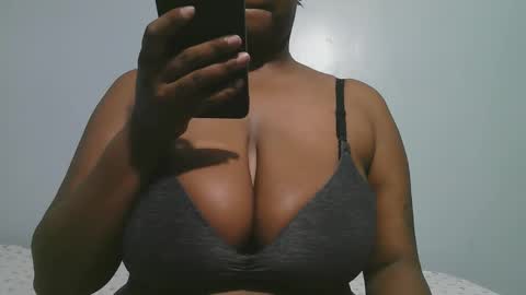 lady_dearra online show from 02.18.26