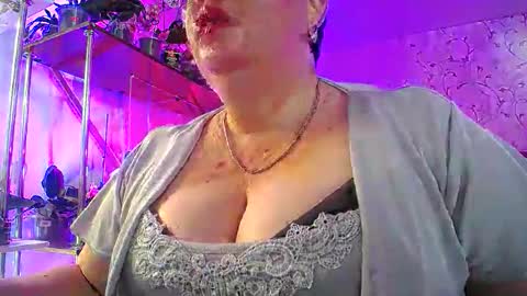 Snapshot of lady_gloria chatting on 05.08.26 Lady Gloria online show from 05.08.26