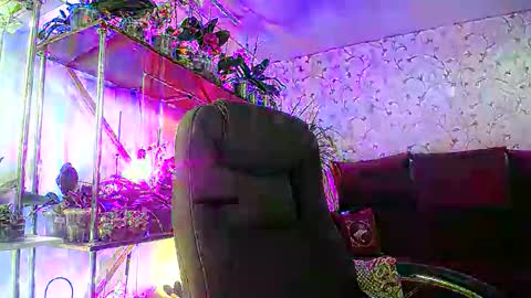 Snapshot of lady_gloria chatting on 05.18.26 Lady Gloria online show from 05.18.26