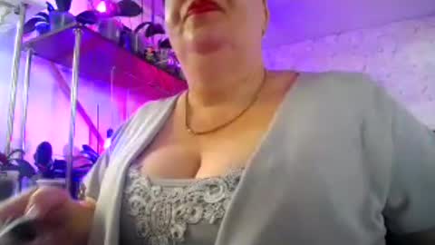 Snapshot of lady_gloria chatting on 06.12.26 Lady Gloria online show from 06.12.26
