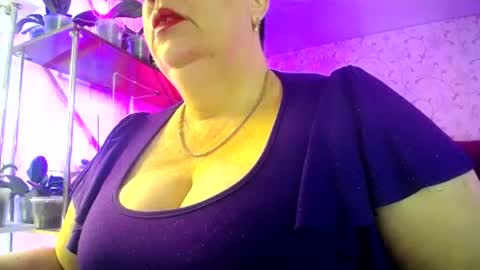 Snapshot of lady_gloria chatting on 06.18.26 Lady Gloria online show from 06.18.26