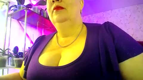 Snapshot of lady_gloria chatting on 06.19.26 Lady Gloria online show from 06.19.26