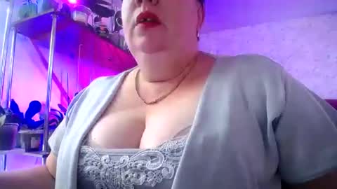 Snapshot of lady_gloria chatting on 07.15.26 Lady Gloria online show from 07.15.26