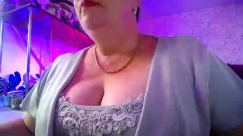 Snapshot of lady_gloria chatting on 08.08.26 Lady Gloria online show from 08.08.26