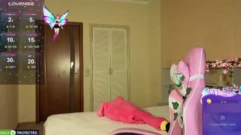 Snapshot of lady_luck18 chatting on 07.22.26 Olivia online show from 07.22.26