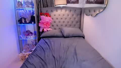 lady_moriseth online show from 11.24.25