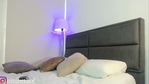    700  1300 -5 online show from 01.31.25