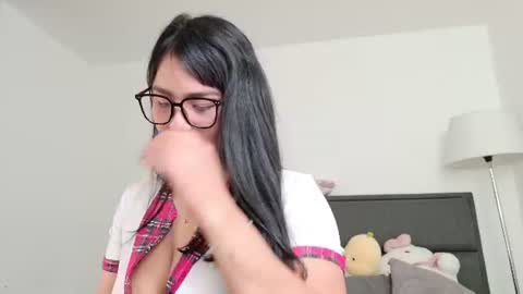 Snapshot of lady_ni chatting on 07.06.26 700 1300 -5 online show from 07.06.26