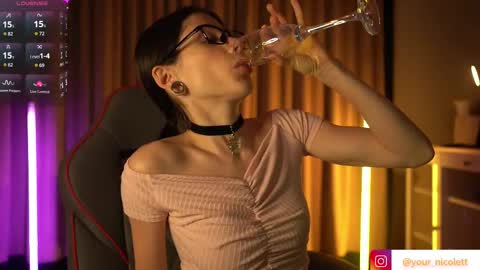 lady_nicolett online show from 12.18.25