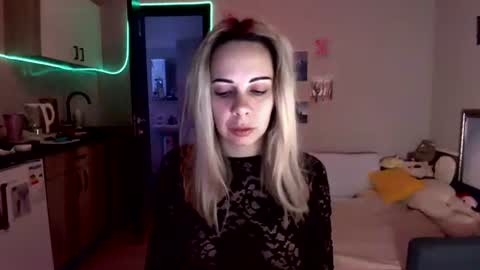 lady_smile69 online show from 09.10.25