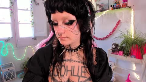 Mia online show from 03.31.26