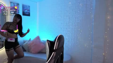 Lady Violet Bridgerton online show from 04.19.26