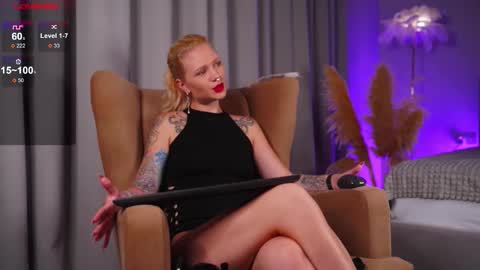 Snapshot of lady_vivian chatting on 10.26.25 Vi online show from 10.26.25