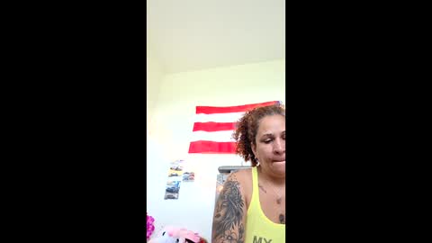 Snapshot of ladycreamypr1 chatting on 04.22.26 onlyfans Ladycreamypr online show from 04.22.26
