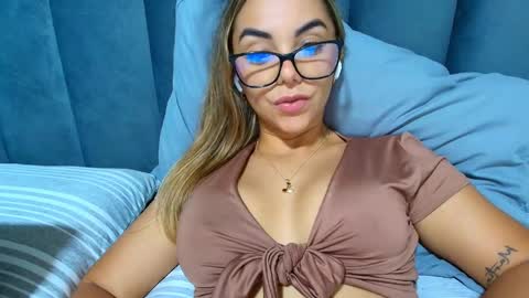 Snapshot of ladydi069 chatting on 05.06.26 Hello im lady nice to meet you online show from 05.06.26