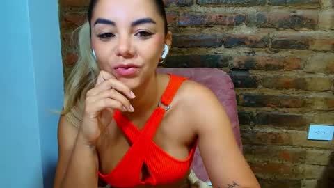 Snapshot of ladydi069 chatting on 05.18.26 Hello im lady nice to meet you online show from 05.18.26