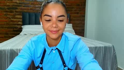 Snapshot of ladydi069 chatting on 05.21.26 Hello im lady nice to meet you online show from 05.21.26